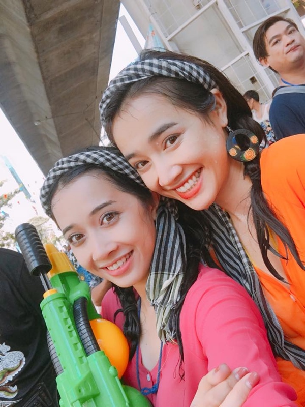 Mặc Trường Giang lủi thủi, Nhã Phương sang Thái quậy tưng thế này Mặc Trường Giang lủi thủi, Nhã Phương sang Thái quậy tưng thế này